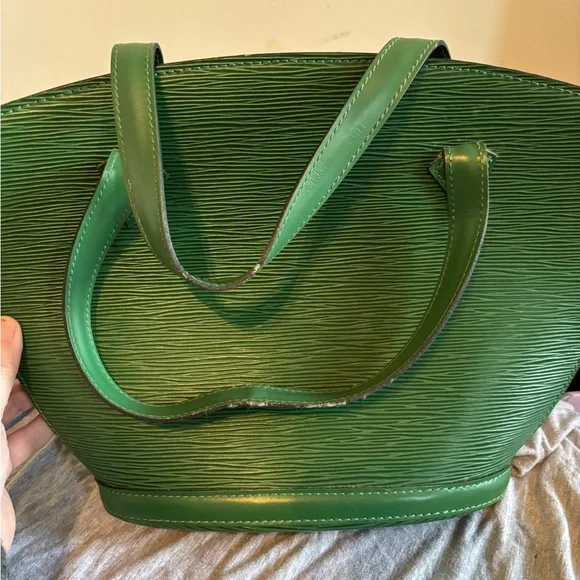 Louis Vuitton Saint Jacques PM – Borneo Green Epi Leather - Picture 2 of 10